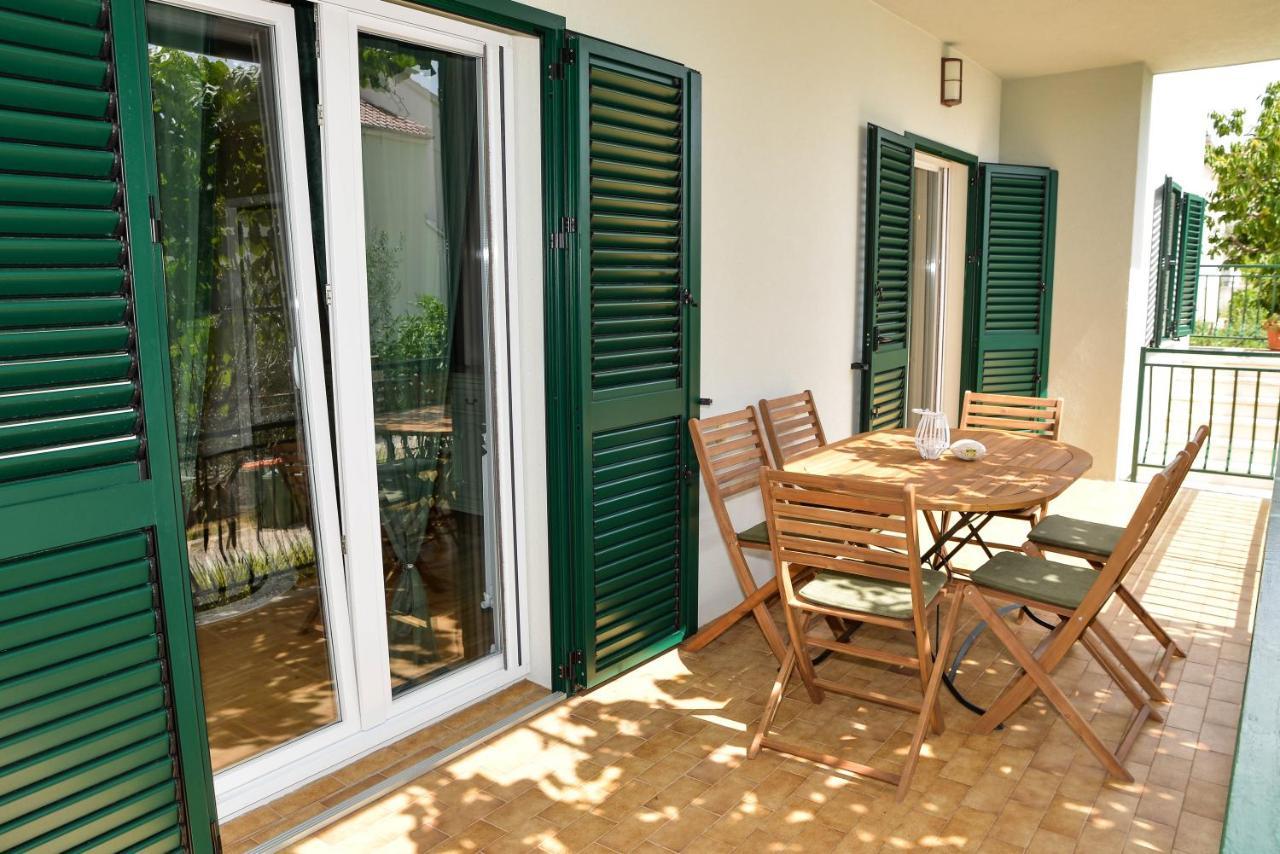 Apartman Maja Zara Esterno foto
