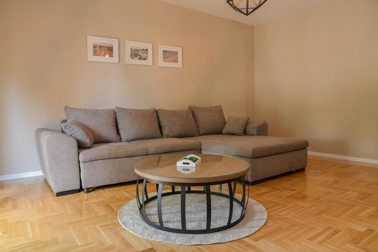 Apartman Maja Zara Esterno foto
